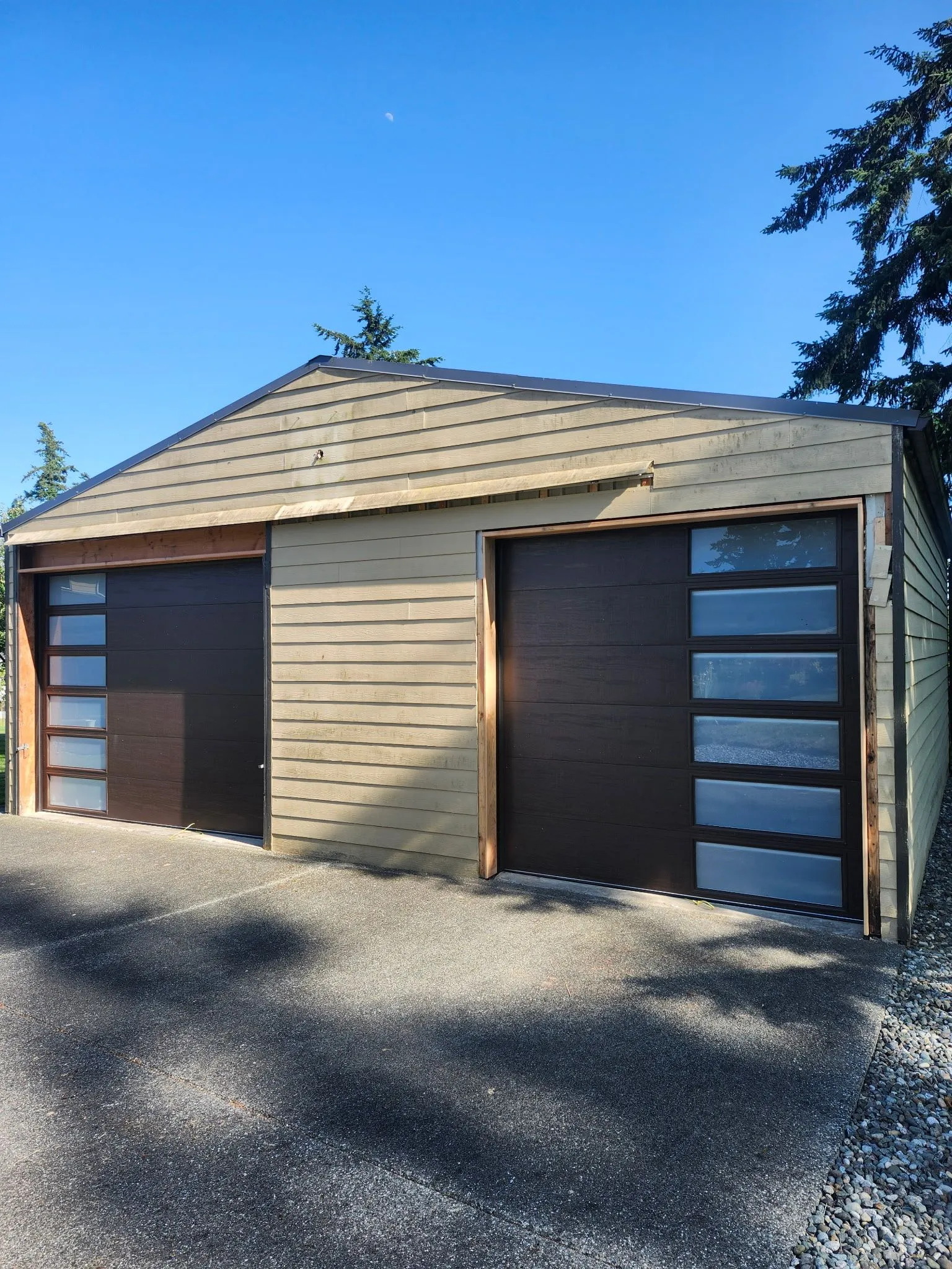 12x9 and 9x9 Vantage Flush doors in brown with satin glass
